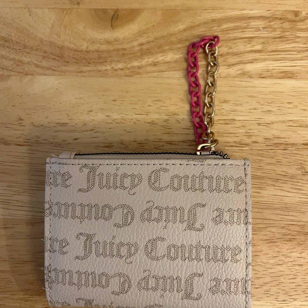 Juicy Couture “Can't Tame Her" bifold wallet with a pullout card holder. - Picture 4 of 16